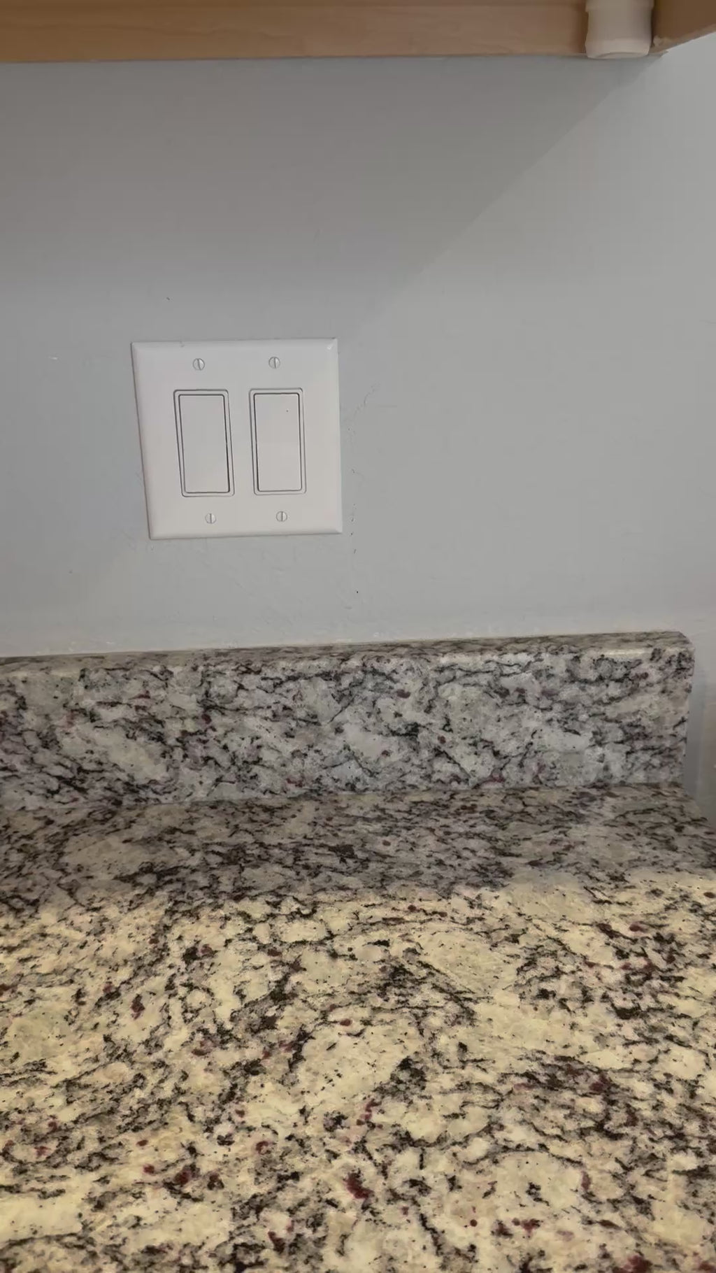 Paper Towel Holder (Interchangeable Topper)