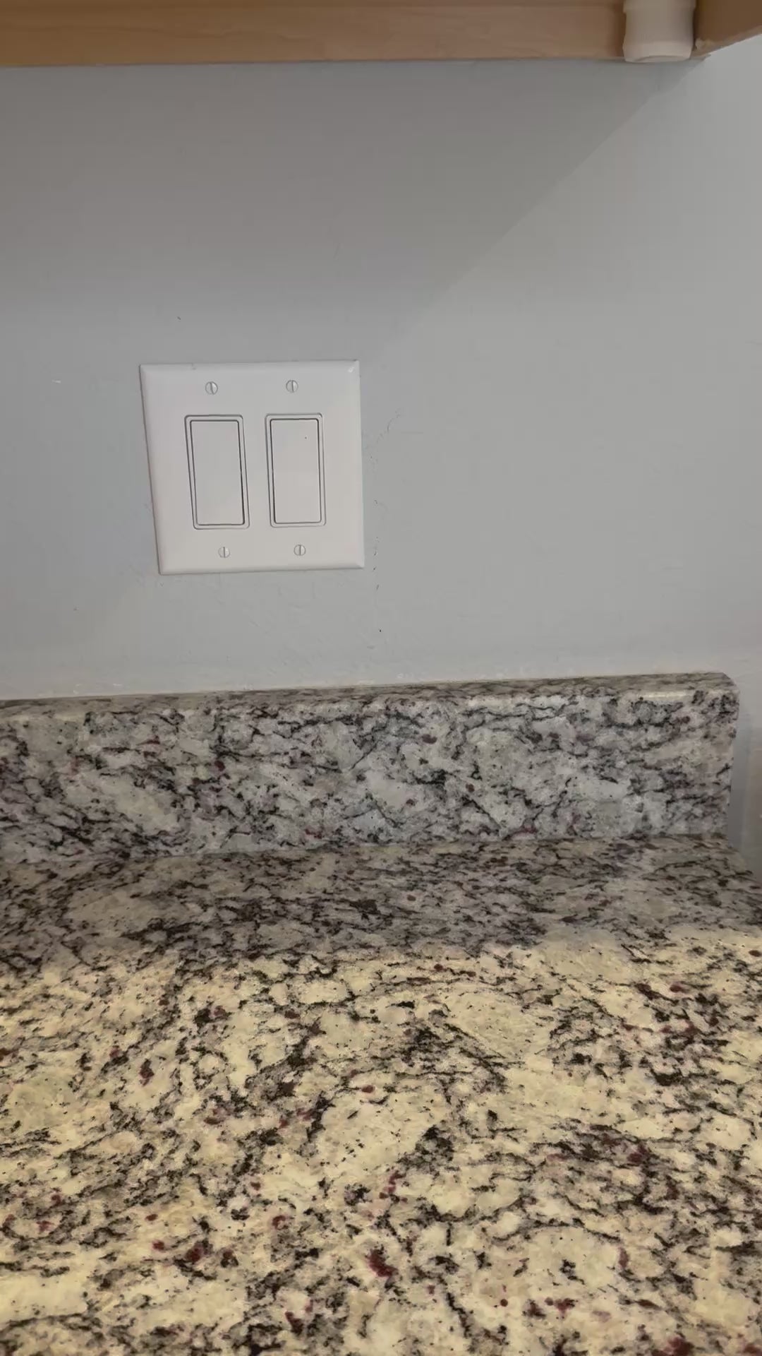 Paper Towel Holder (Interchangeable Topper)